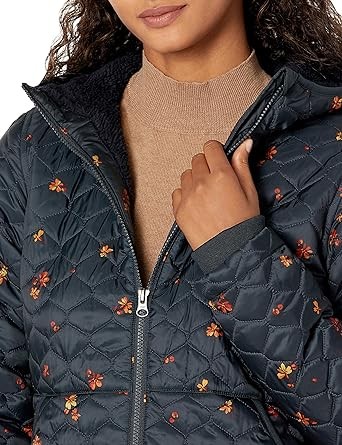 Amazon Essentials Women's Lightweight Water-Resistant Sherpa-Lined Hooded Puffer